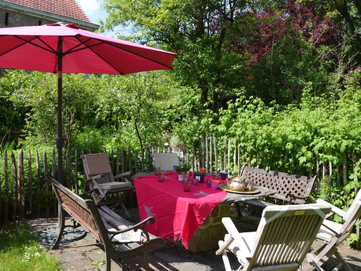 Enchanting Cottage With Terrace Garden Hamoir Exterior foto
