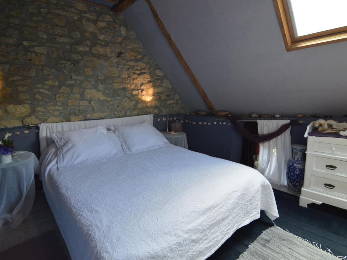 Enchanting Cottage With Terrace Garden Hamoir Exterior foto