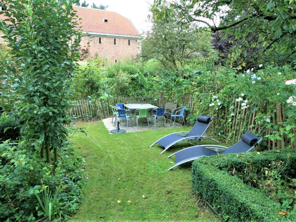 Enchanting Cottage With Terrace Garden Hamoir Exterior foto